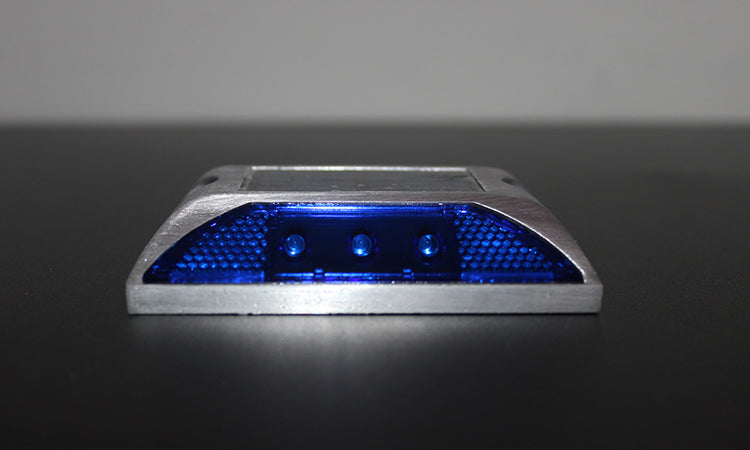 EVIEKO square solar road stud – low profile side view