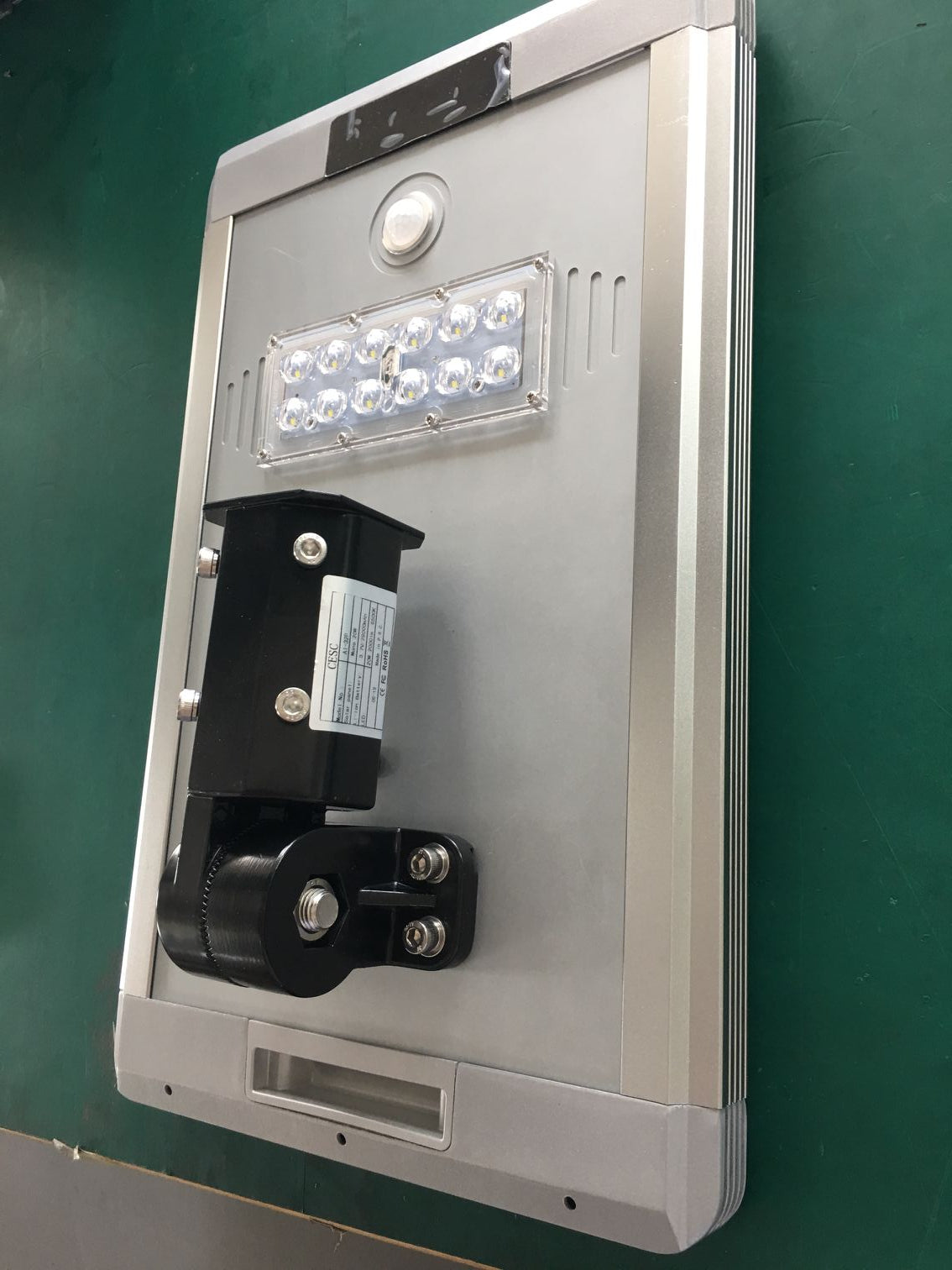 ELS-32P Sokak Güneş Lambası - 20W High Efficiency Monocrystalline