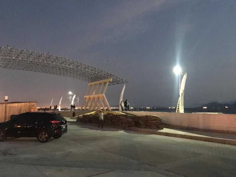 Product in situ: all-in-one light in a car park at night